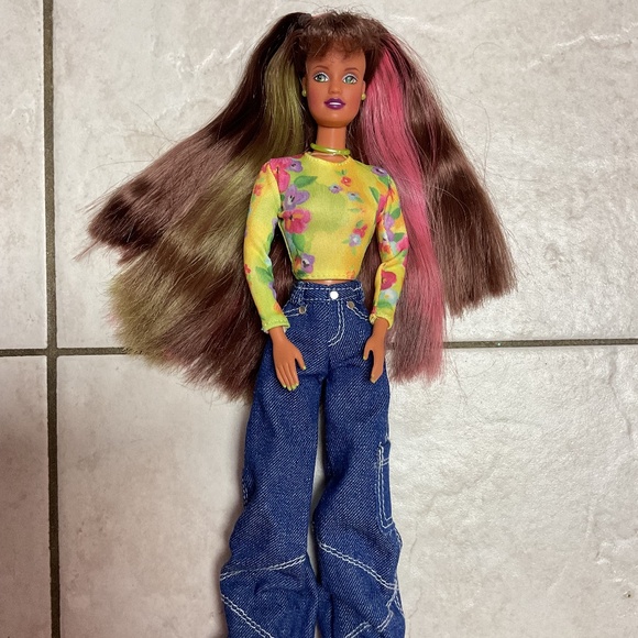 Barbie Happenin Hair Teresa 1999 - Picture 1 of 5